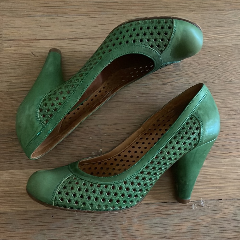 Chie Mihara Green Heels 37 / 7